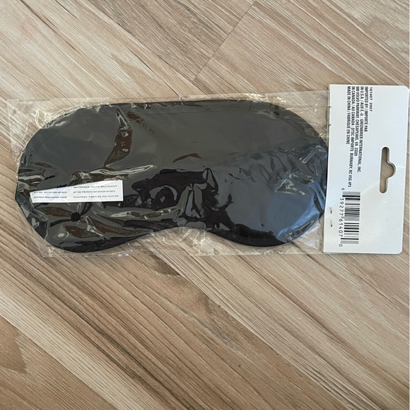 April bath & shower cheetah print sleep mask - Picture 3 of 3